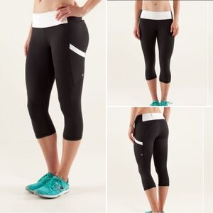 Lululemon Run Mod Moves Crop Black and White Women's Size 6
